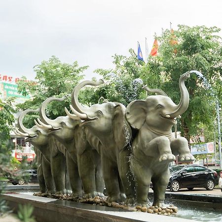 Elephants Hotel Buon Ma Thuot Exterior photo